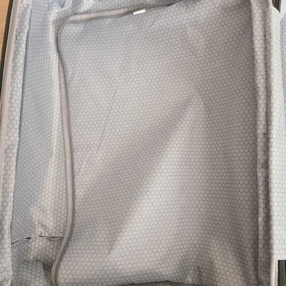 NWT Romantic Paris Rose Eiffel Tower hard shell luggage - Picture 2 of 10